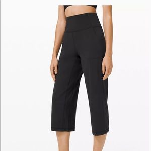 Lululemon Align High Rise Wide Leg Crop 23" Sz 6 black